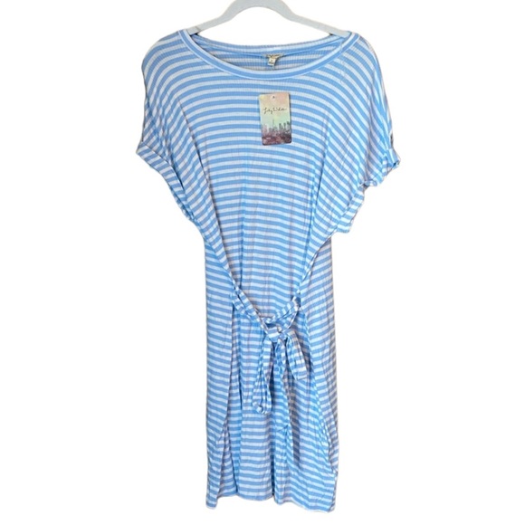 NEW Light Blue & White Lily White Striped Soft T-Shirt Dress Women’s Size Large! - Picture 4 of 5